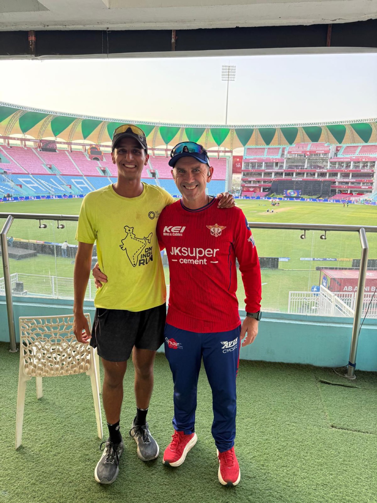 Om with Justin Langer